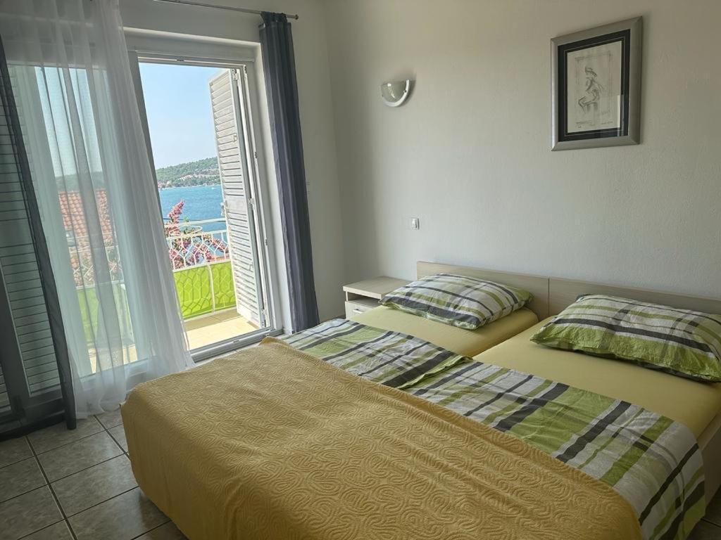 Marina Apartmani Tisno Murter Exterior foto