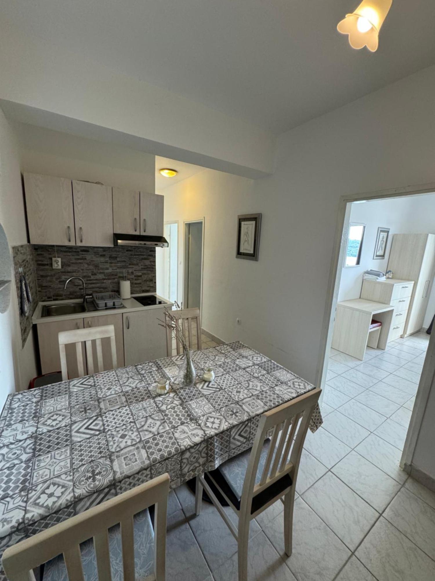 Marina Apartmani Tisno Murter Exterior foto