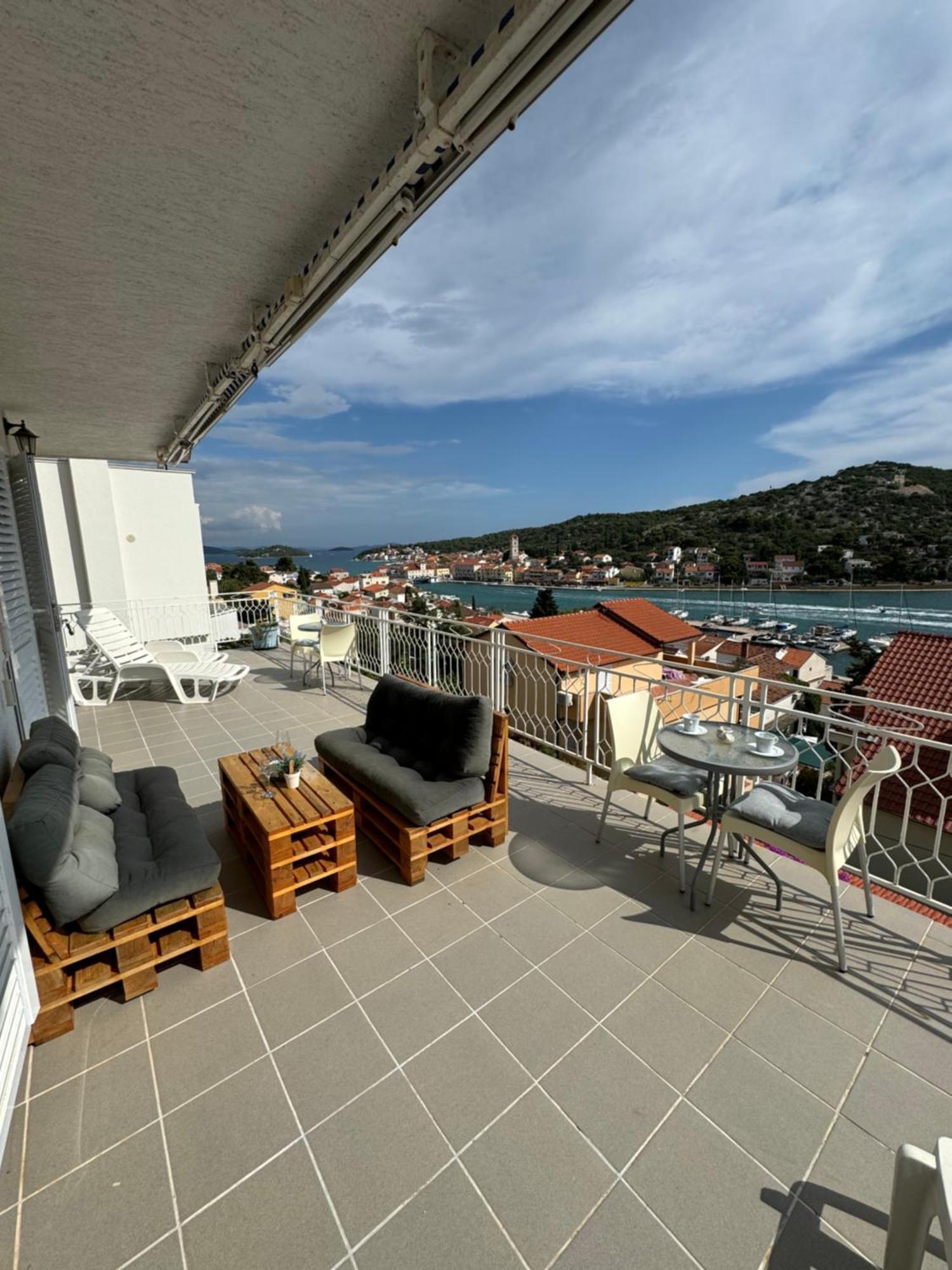 Marina Apartmani Tisno Murter Exterior foto